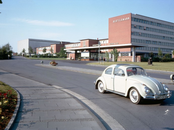 Gütersloh im 20. und 21. Jahrhundert: Verwandlungen einer Stadt von 1945 bis 2025 (vergrößerte Bildansicht wird geöffnet)