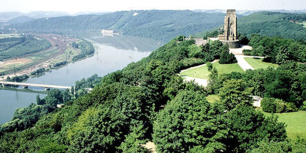 Blick vom Vinke-Turm auf das Kaiser-Wilhelm-Denkmal und den Hengsteysee © LWL-Medienzentrum für Westfalen
