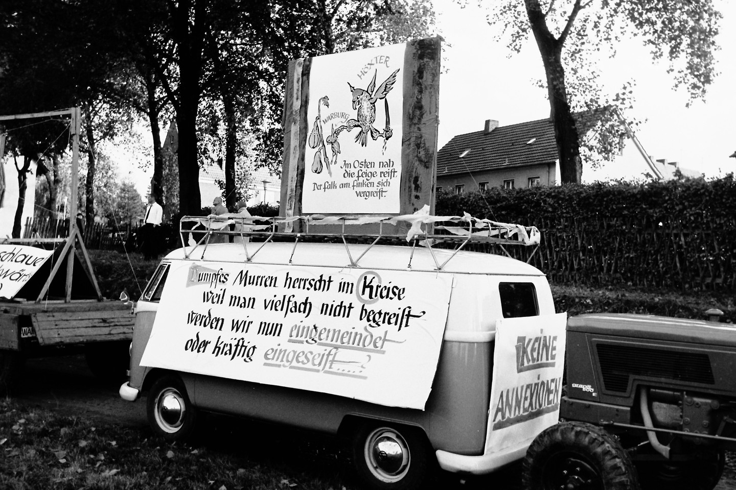 Das Foto zeigt den Protest der Warburger Bevölkerung zur geplanten Kreisgebietsreform im Jahr 1967. Foto: LWL