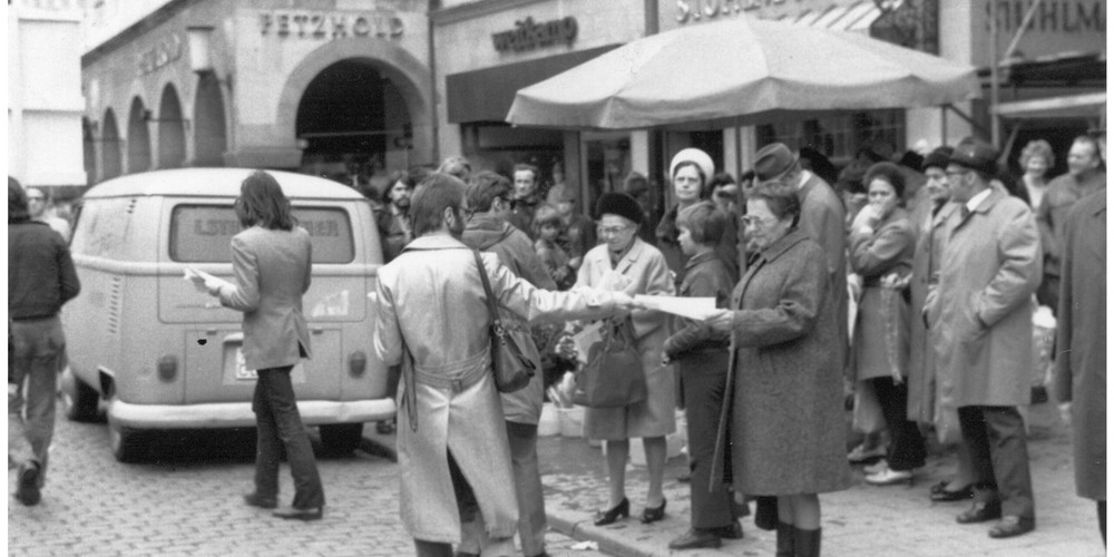 Demo 1972 in der Innenstadt Münster @StadtAMs, Rosa Geschichte(n) Schwul-Lesbisches Archiv Münster