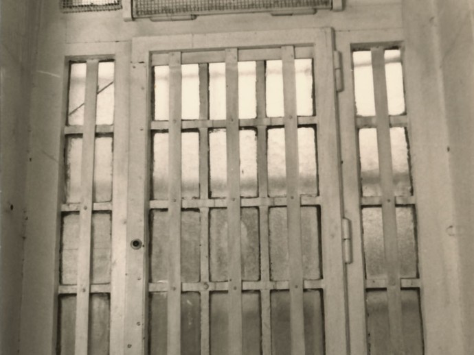 Eisenfenster Foto: Karl Klucken, 1970/71 (Archiv- und Dokumentationszentrum LWL-Klinik Warstein) (vergrößerte Bildansicht wird geöffnet)